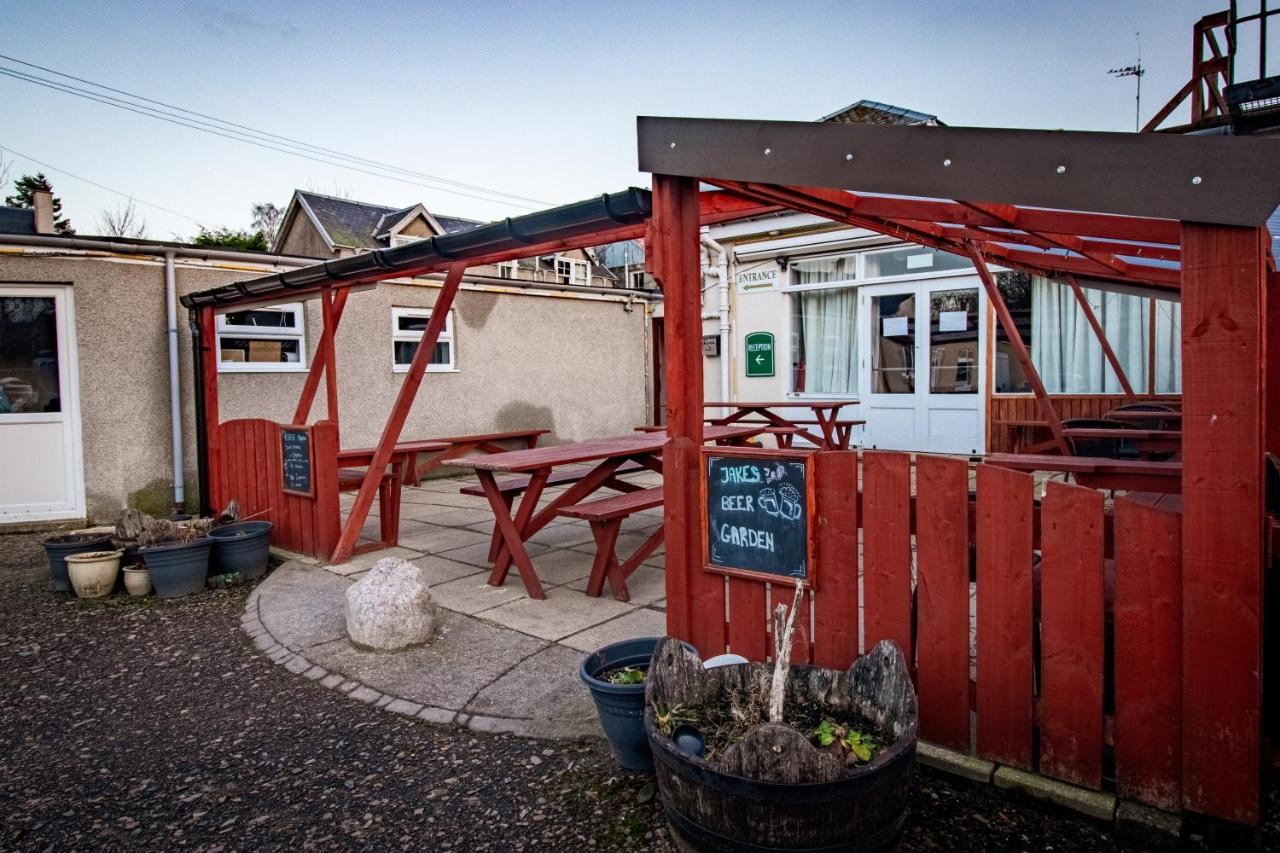 The Ben Mhor Hotel, Bar & Restaurant Grantown-on-Spey Exterior photo